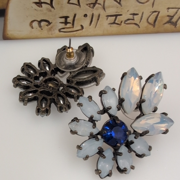 J. Crew Blue and White Floral Earrings with Sapphire Center - Picture 4 of 5